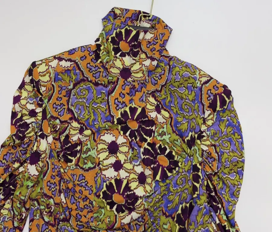 Paisley Mock-Neck Ruched Fitted Top in Purple, product view 08
