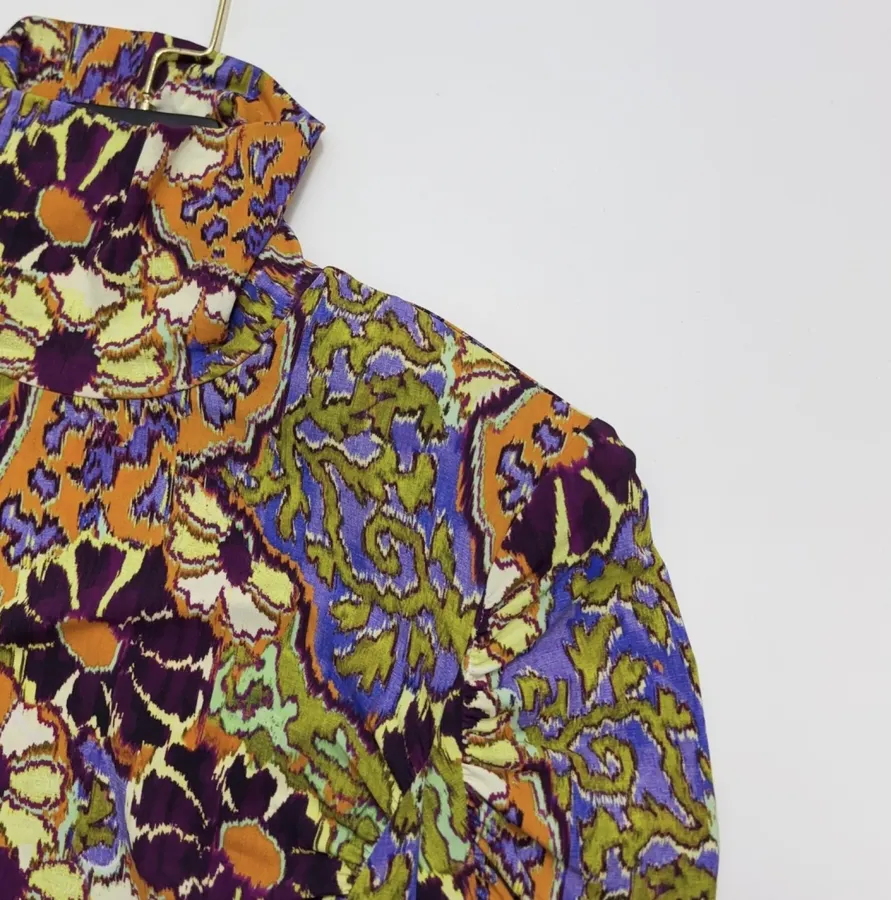 Paisley Mock-Neck Ruched Fitted Top in Purple, product view 09