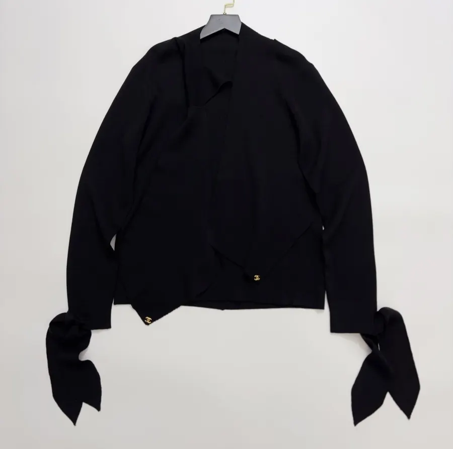 Black Irregular Design Double-C Logo Knitted Sweater in Black, product view 01