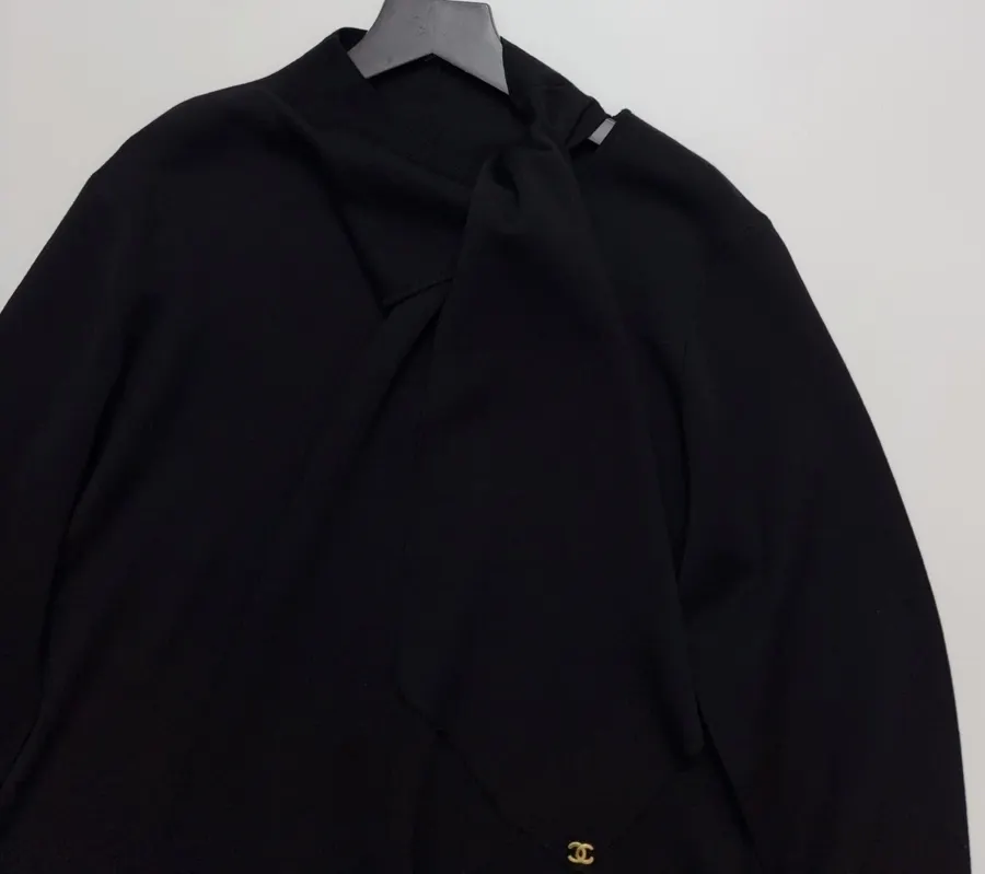 Black Irregular Design Double-C Logo Knitted Sweater in Black, product view 06