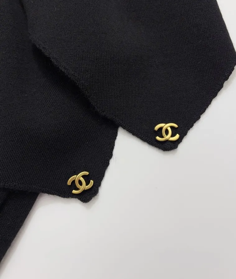 Black Irregular Design Double-C Logo Knitted Sweater in Black, product view 16