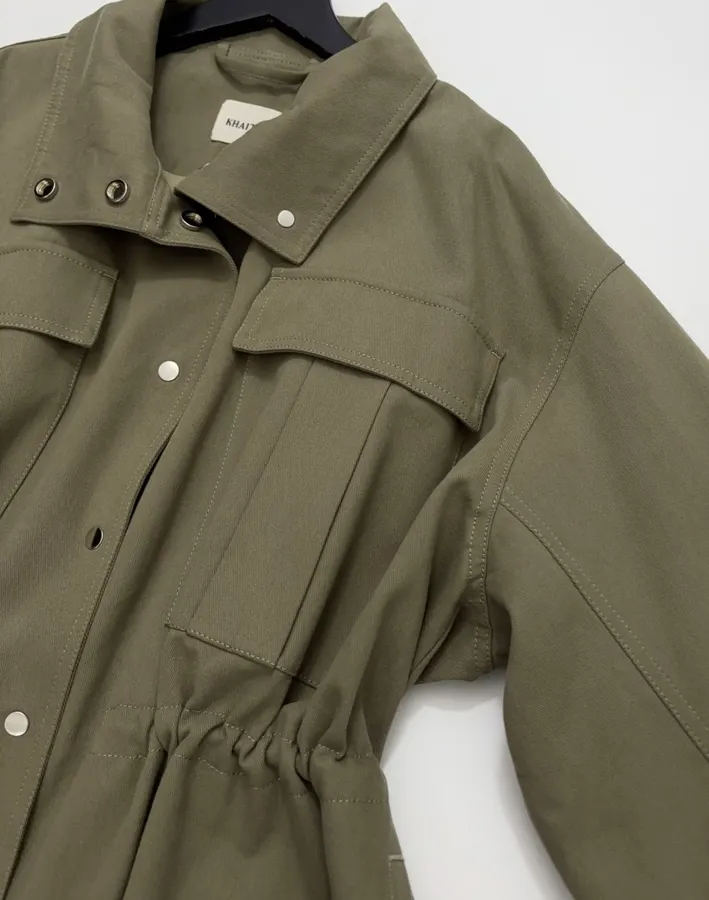 Waist-Cinching Retro Workwear-Style Khaki Green Stand-Collar Coat Short Trench Coat in Khaki, product view 04