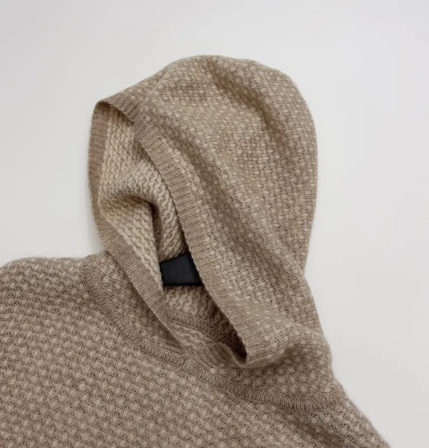 Long-Sleeve Knitted Loose-Fit Top in Taupe, product view 04