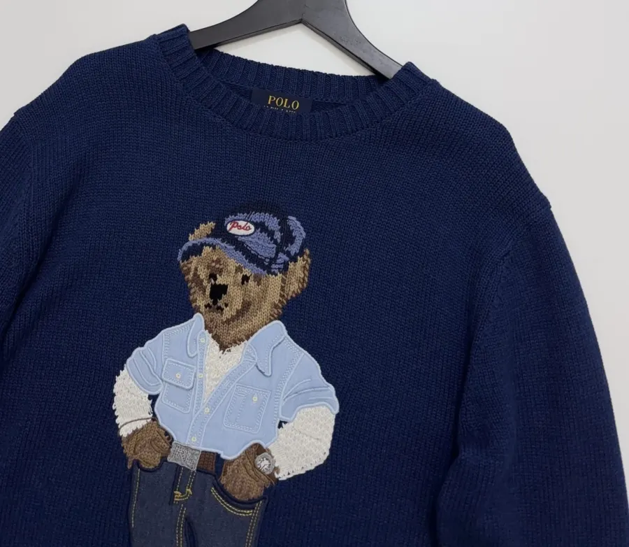 Round-Neck Knitted Long-Sleeve Pullover in Navy, product view 02