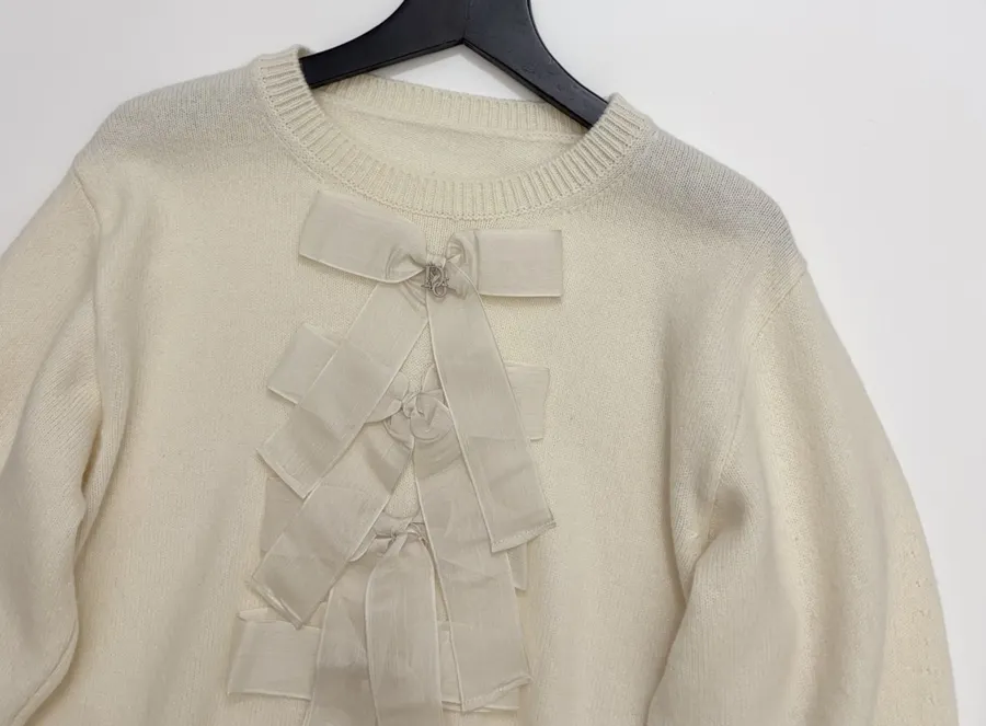 Ivory Bow-Appliqué Crew-Neck Knit Sweater in Off-White, product view 04