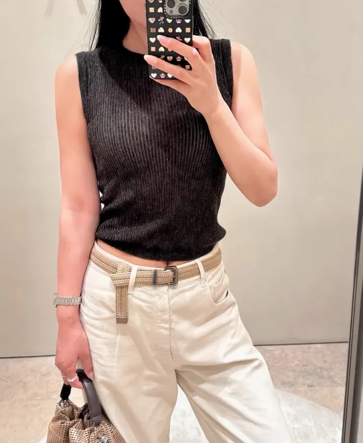 Round-Neck Sleeveless Knit Vest, Slim-Fit Top in Black, product view 03