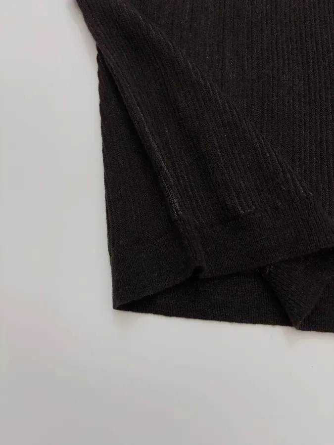 Round-Neck Sleeveless Knit Vest, Slim-Fit Top in Black, product view 09