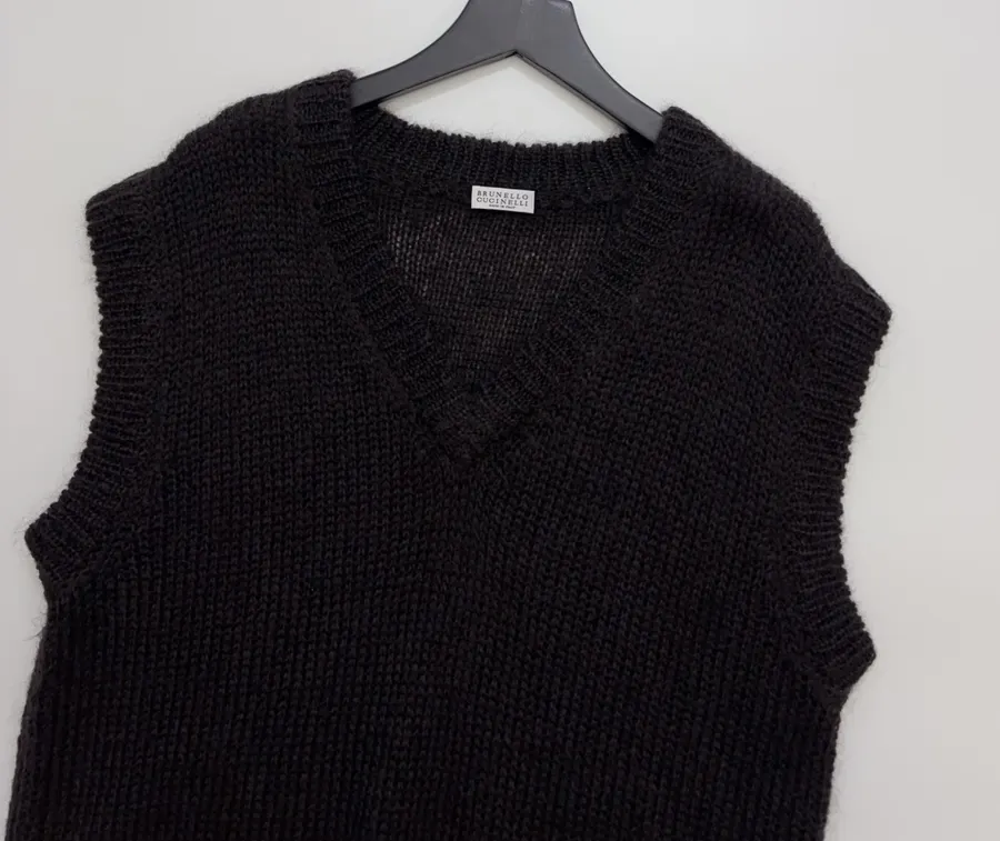 Mohair Vest in Black, product view 02
