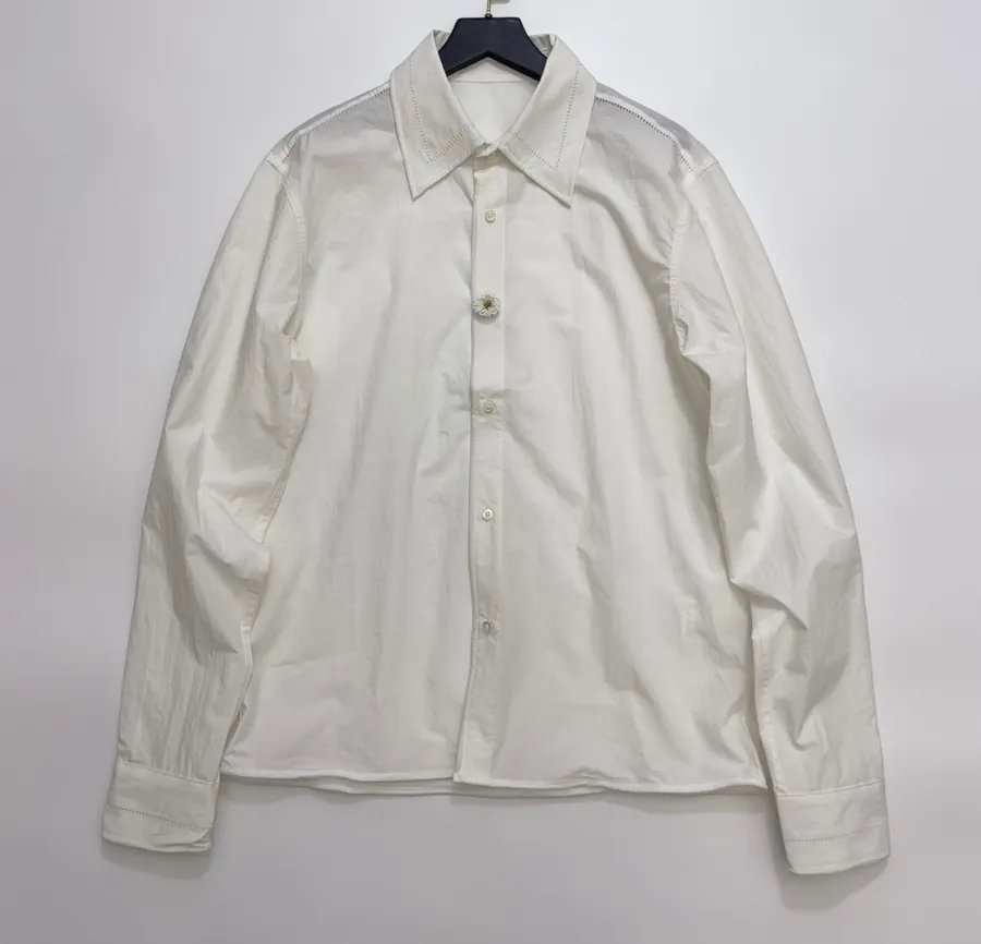 Loose Long-sleeve Shirt in White, product view 01