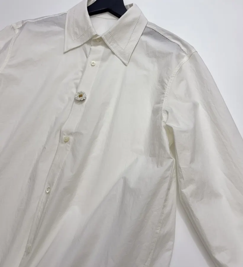 Loose Long-sleeve Shirt in White, product view 02