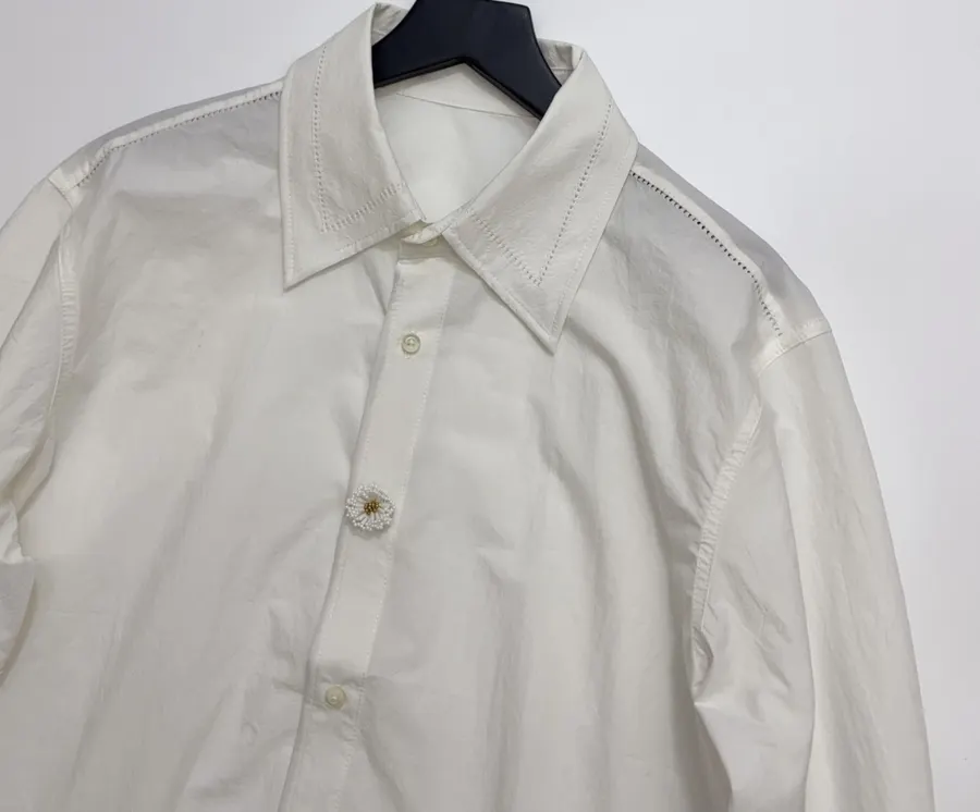 Loose Long-sleeve Shirt in White, product view 03