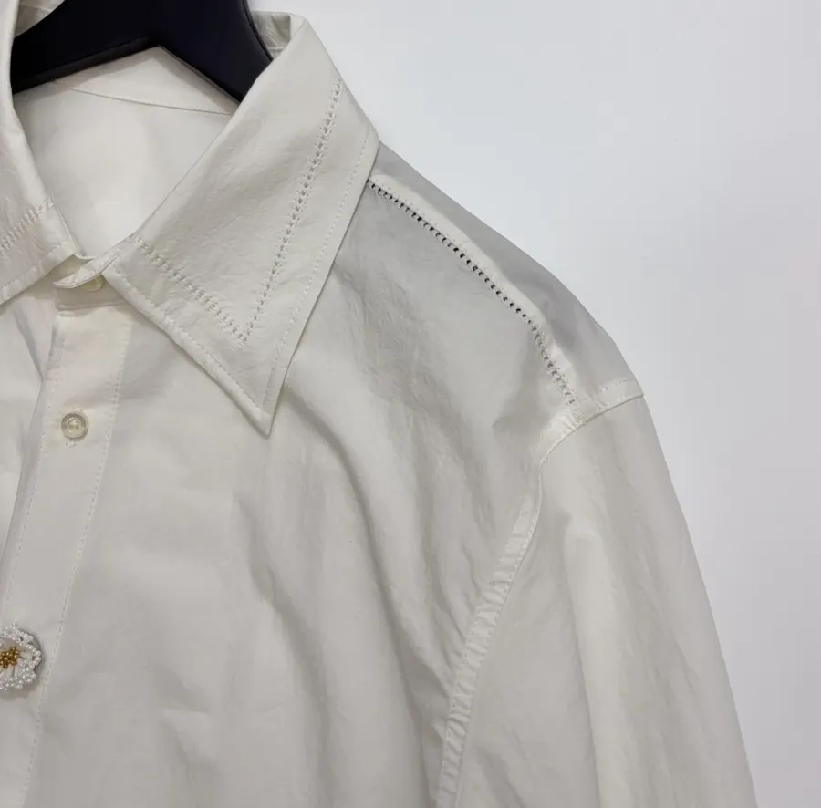 Loose Long-sleeve Shirt in White, product view 04