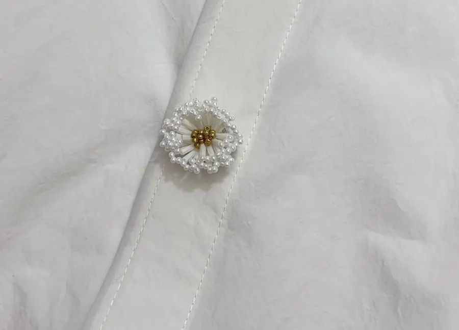 Loose Long-sleeve Shirt in White, product view 06