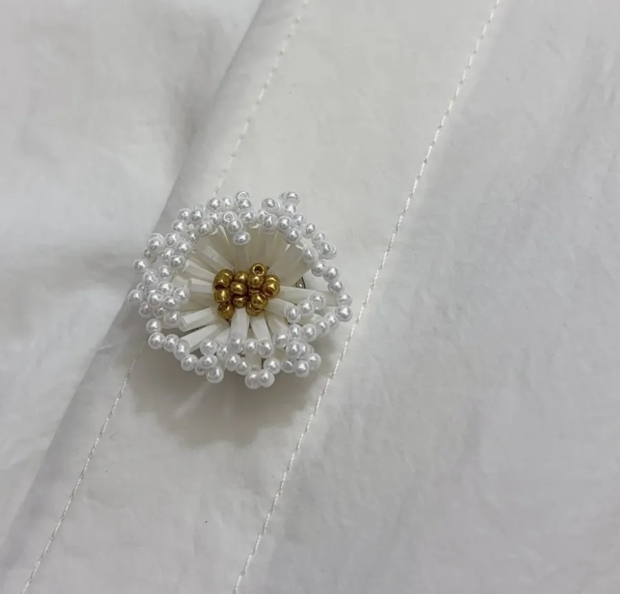 Loose Long-sleeve Shirt in White, product view 07