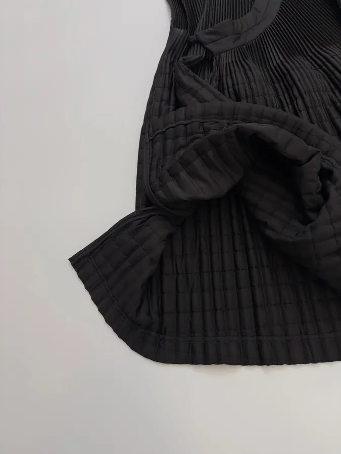 Plaid Side-Slit Overlapping Collar Tie-Style V-Neck Sleeveless Vest Jacket in Black, product view 13