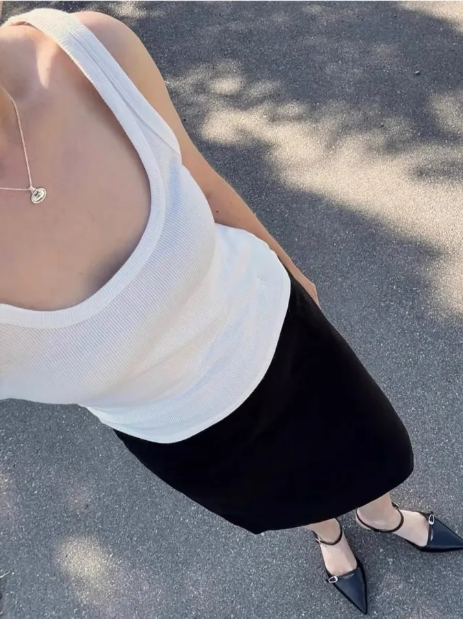 Minimal Metal Necklace in Gold and Silver, product view 05