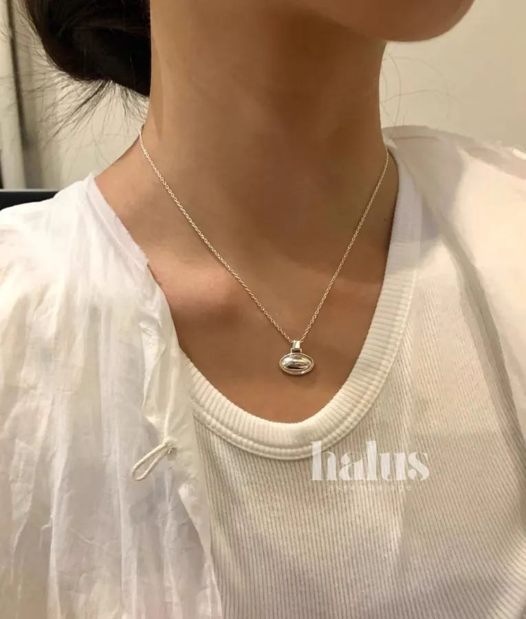 Minimal Metal Necklace in Gold and Silver, product view 11