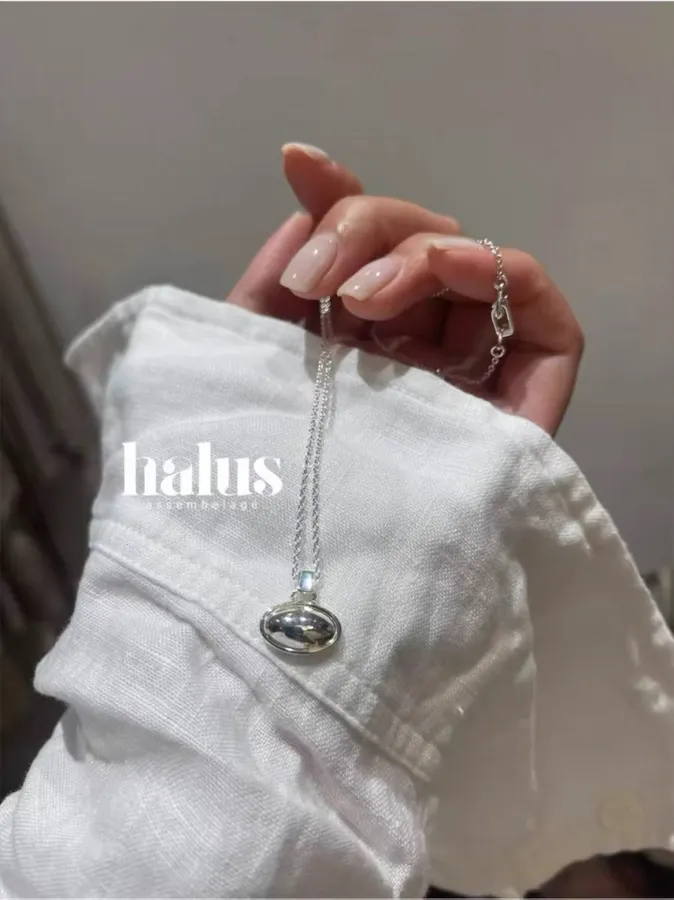 Minimal Metal Necklace in Gold and Silver, product view 18