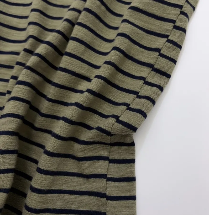 Japanese-style Letter-striped Crewneck Loose Long-sleeve T-shirt in Olive Green, product view 09