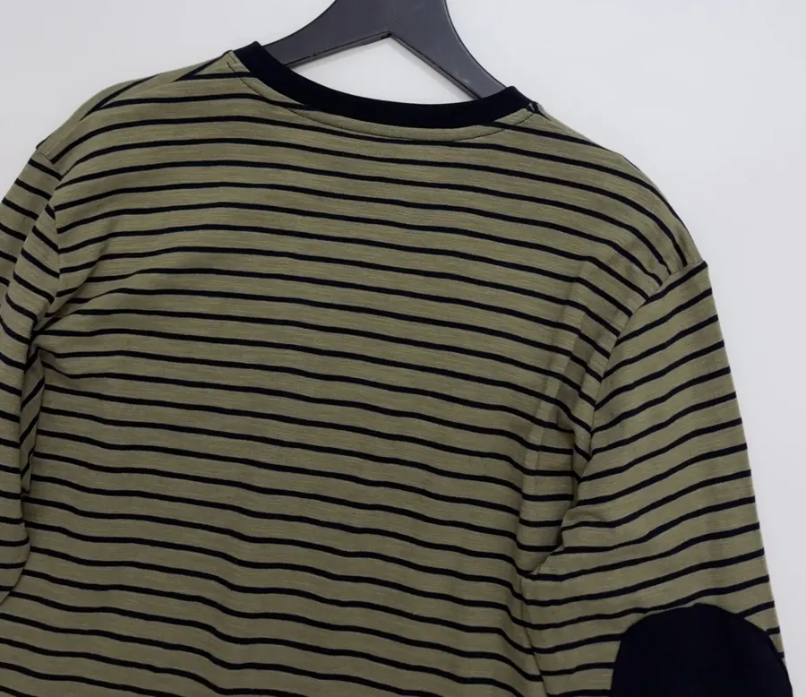 Japanese-style Letter-striped Crewneck Loose Long-sleeve T-shirt in Olive Green, product view 11