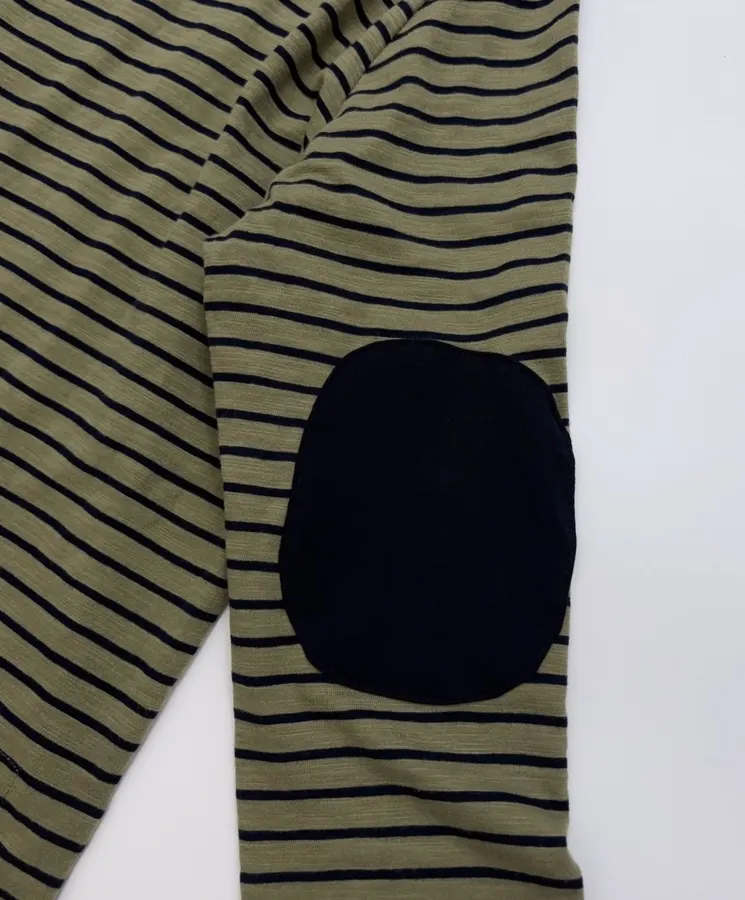Japanese-style Letter-striped Crewneck Loose Long-sleeve T-shirt in Olive Green, product view 12