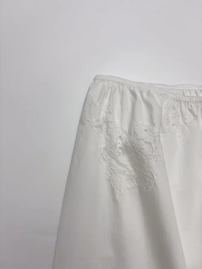 White Lace-patch Organic Cotton Wide-leg Casual Pants in White, product view 04