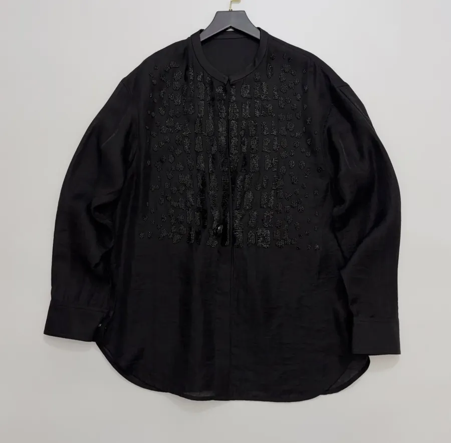Black Hand-beaded Collarless Loose Long-sleeve Shirt in Black, product view 02