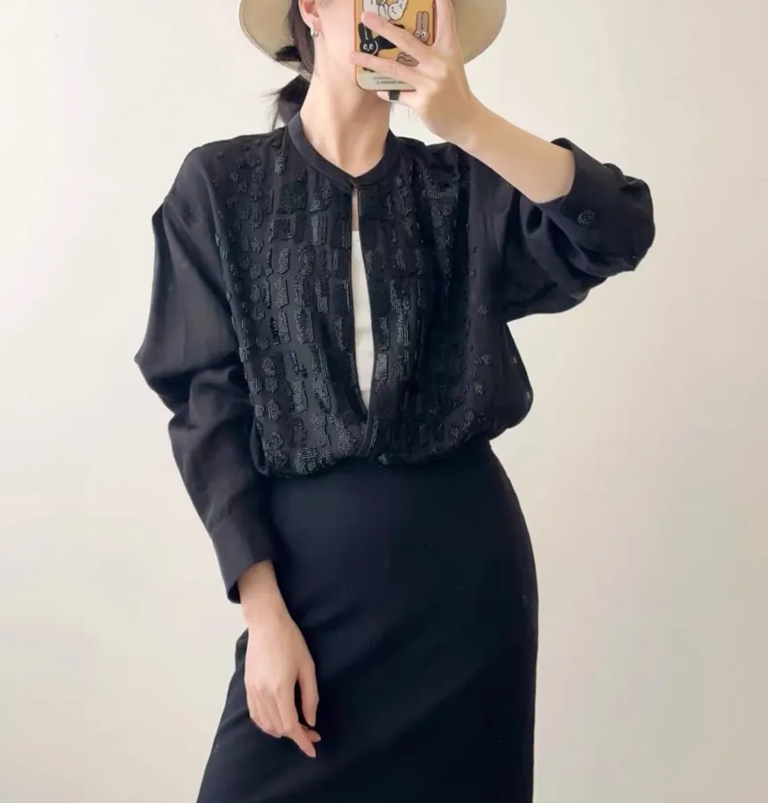 Black Hand-beaded Collarless Loose Long-sleeve Shirt in Black, product view 21