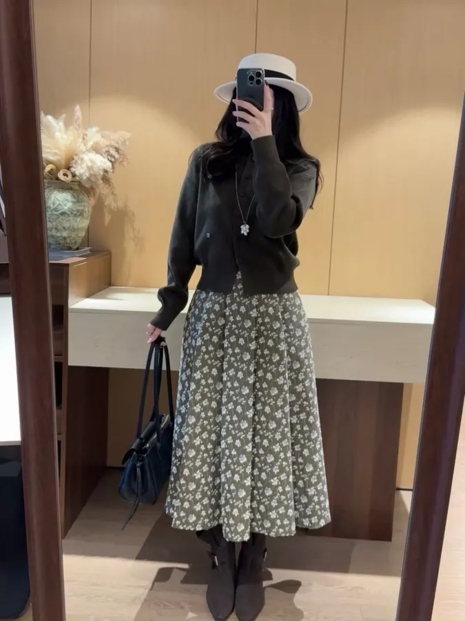 Green Floral Tweed Pleated A-Line Midi Skirt in Green, product view 18
