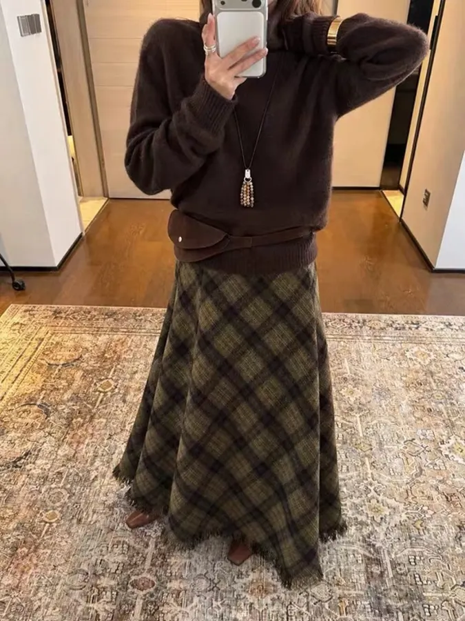 Vintage Plaid Tweed Long Skirt in Olive Green, product view 02