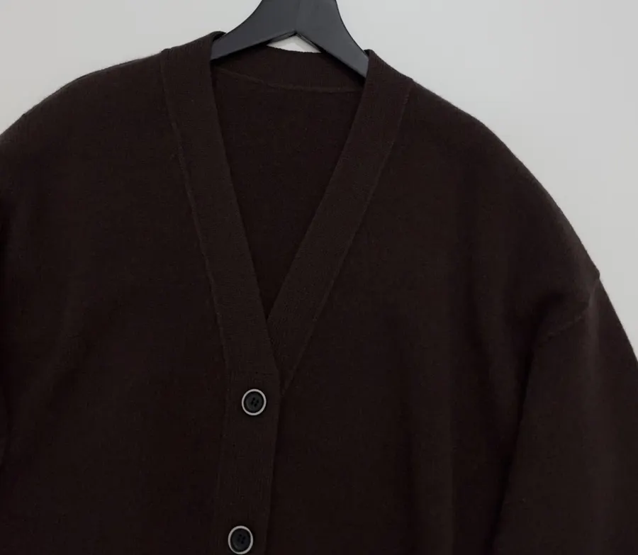 Color-Block Frayed Hem Ribbed V-Neck Open-Front Cashmere-Wool Blend Sweater in Burgundy, product view 03