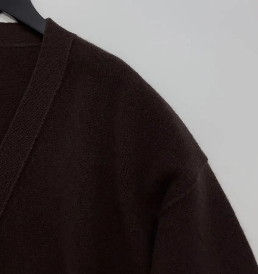 Color-Block Frayed Hem Ribbed V-Neck Open-Front Cashmere-Wool Blend Sweater in Burgundy, product view 04