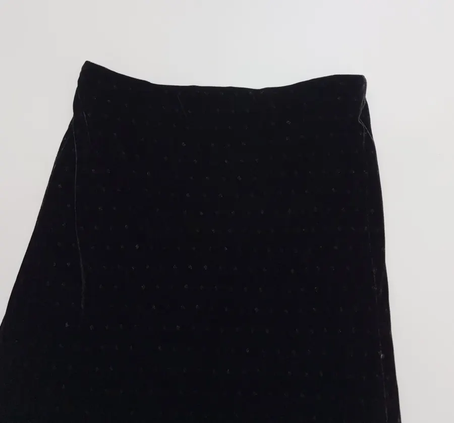 Retro Niche Black Mulberry Silk Polka-dot Velvet Elegant High-waisted Skirt in Black, product view 02