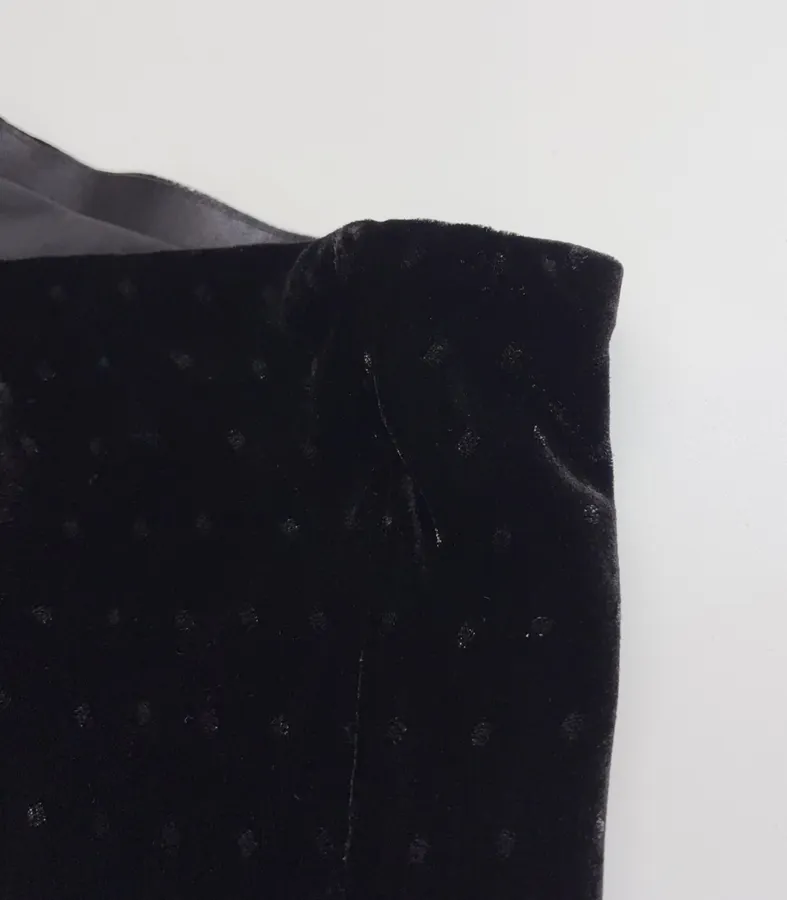 Retro Niche Black Mulberry Silk Polka-dot Velvet Elegant High-waisted Skirt in Black, product view 05