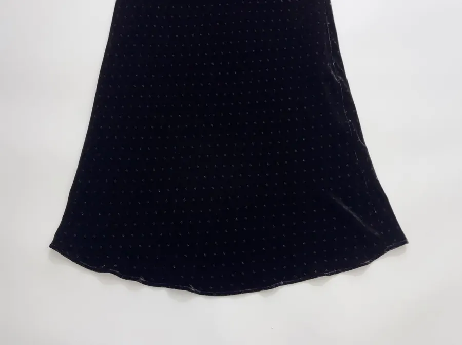 Retro Niche Black Mulberry Silk Polka-dot Velvet Elegant High-waisted Skirt in Black, product view 06