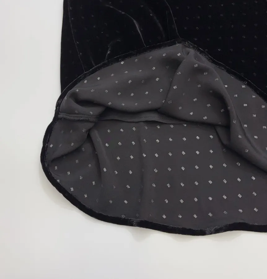 Retro Niche Black Mulberry Silk Polka-dot Velvet Elegant High-waisted Skirt in Black, product view 10