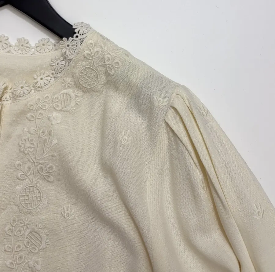 French Retro Embroidered Flower Vacation-Style Long-Sleeve Shirt in Off-White, product view 04