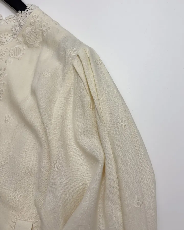 French Retro Embroidered Flower Vacation-Style Long-Sleeve Shirt in Off-White, product view 06