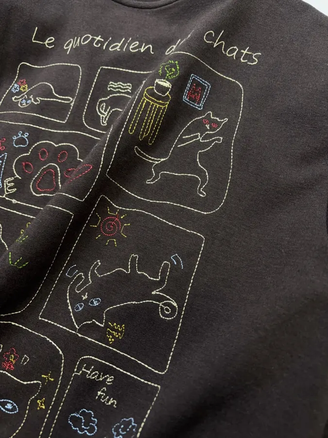 Retro Cute Little Cat Embroidery Design Soft Cotton Loose-fit Crewneck Long-sleeve T-shirt in Dark Brown, product view 12