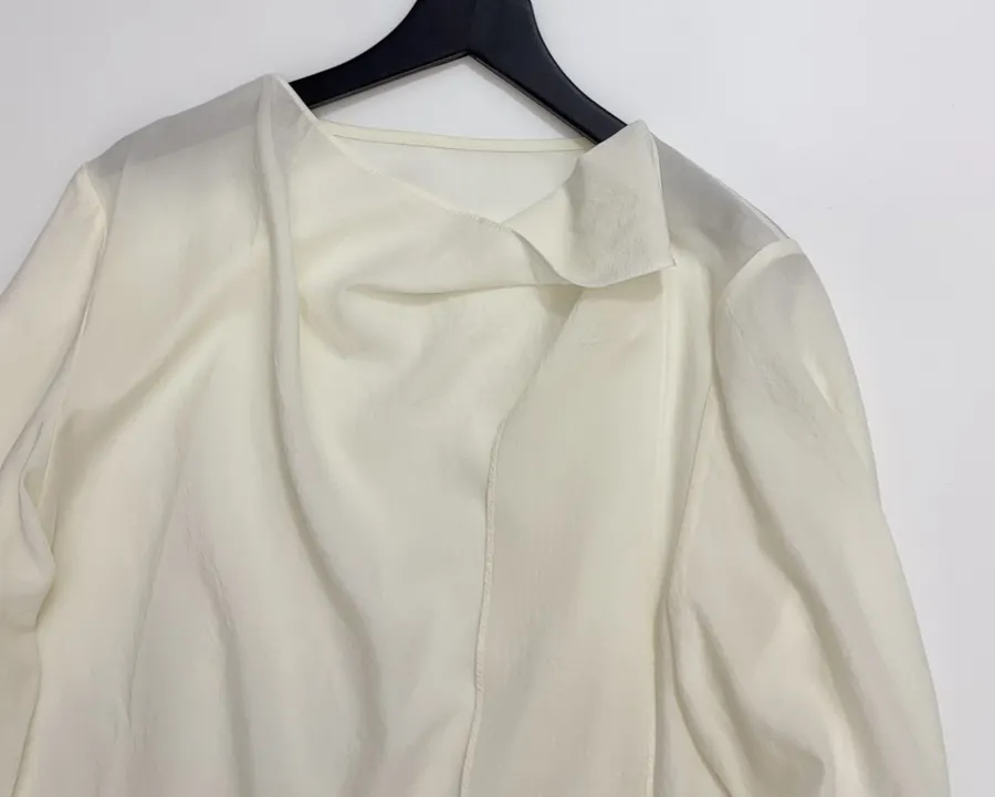 Shirt in Off-White, product view 02