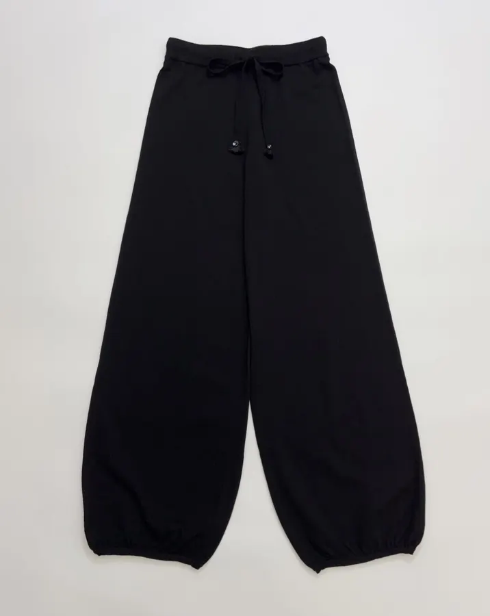 Niche Merino Wool Cashmere Yarn Drawstring Elastic Waist Jogger Knitted Casual Pants in Black, product view