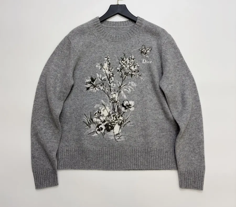 Embroidered Long-Sleeve Pullover Knit Shirt in Gray, product view 01