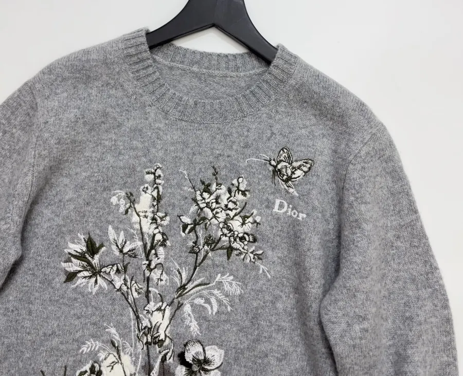 Embroidered Long-Sleeve Pullover Knit Shirt in Gray, product view 02
