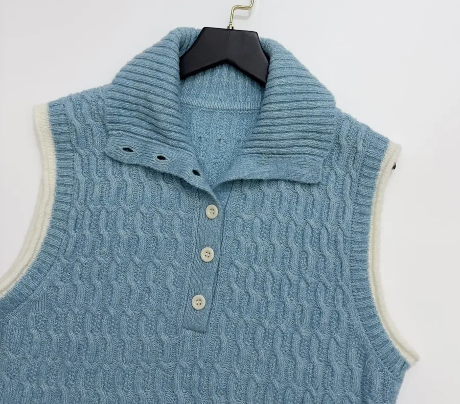 Niche Color-Block Cable-Knit Vest in Light Blue, product view 06