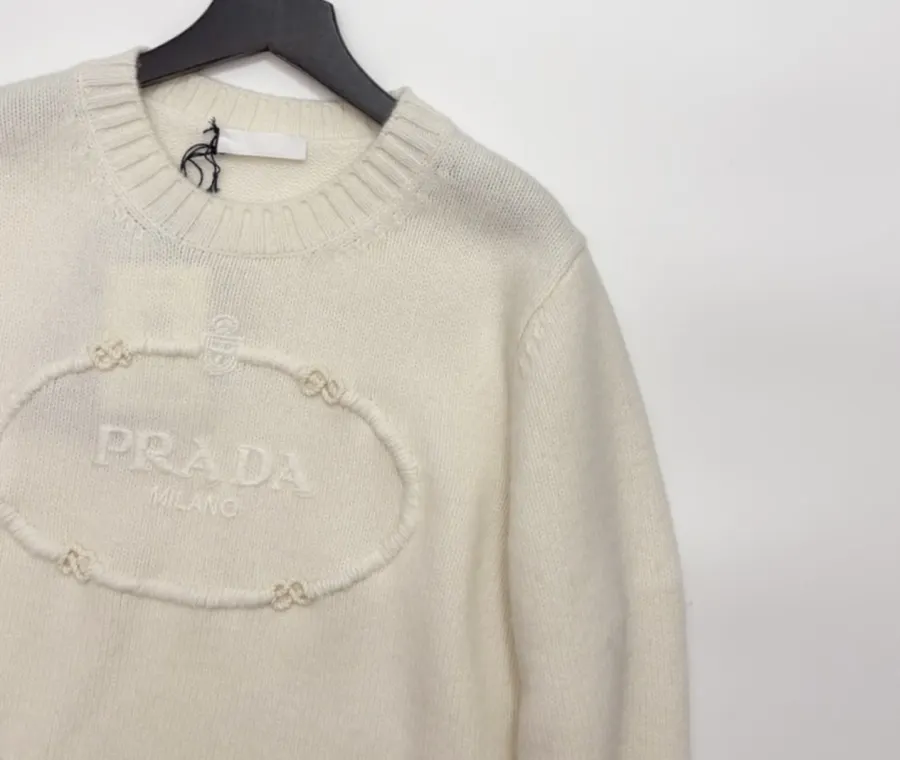 Prada 米白色徽标圆领针织毛衣，象牙白，商品图 2
