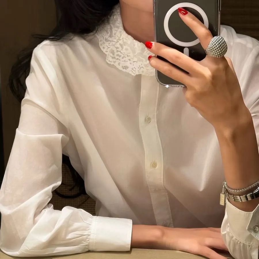 French-Style Lace-Collar Poplin Cotton Shirt in Chalk White in As Shown, product view
