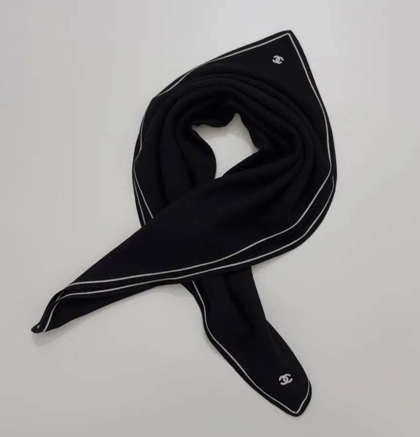 CHANEL Black square scarf in Black, product view 01