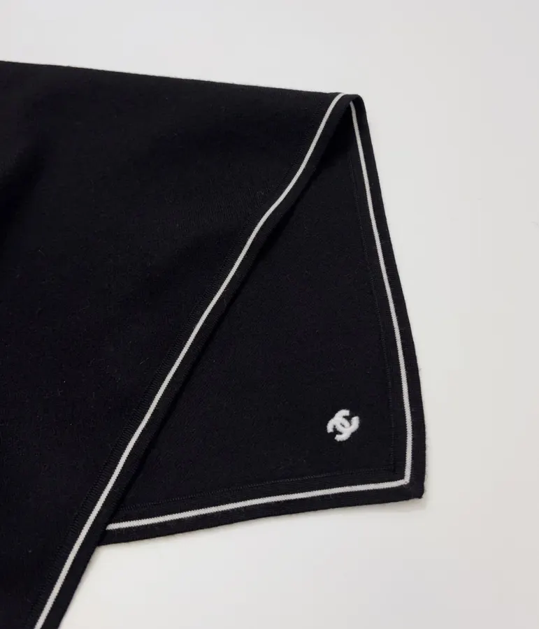 CHANEL Black square scarf in Black, product view 05
