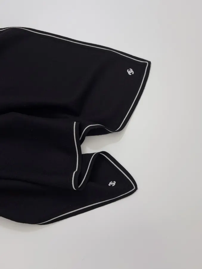 CHANEL Black square scarf in Black, product view 14