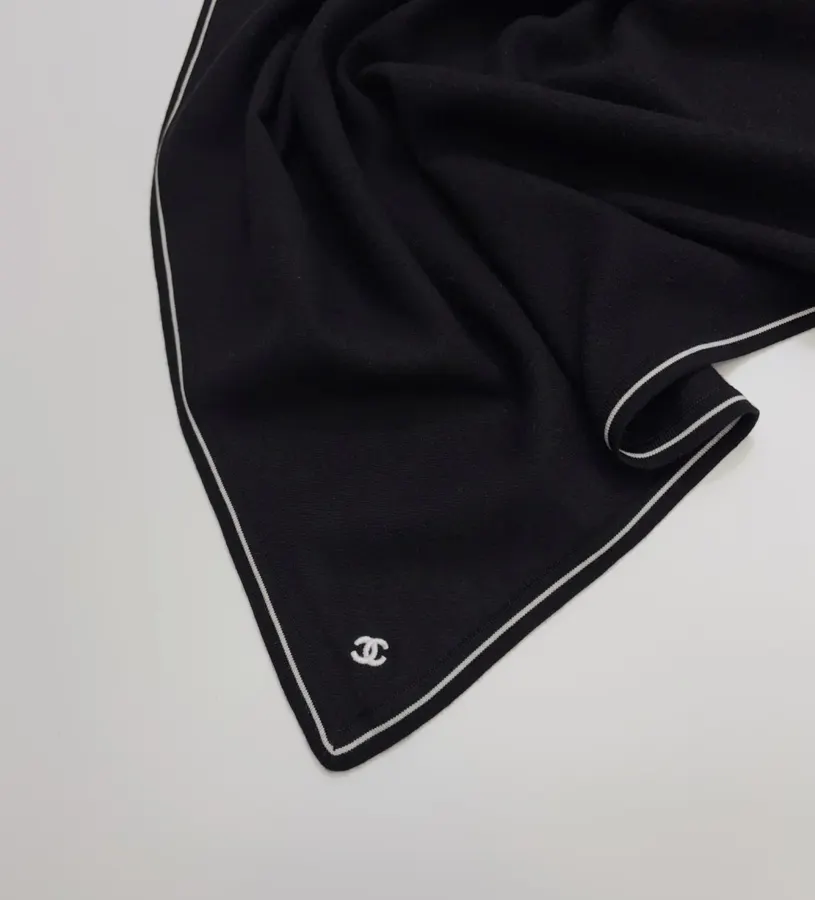 CHANEL Black square scarf in Black, product view 15